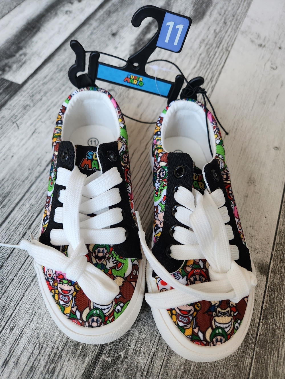Official Nintendo Ground Up Super Mario Bros Shoes Size 11 Kids - Picture 2 of 9